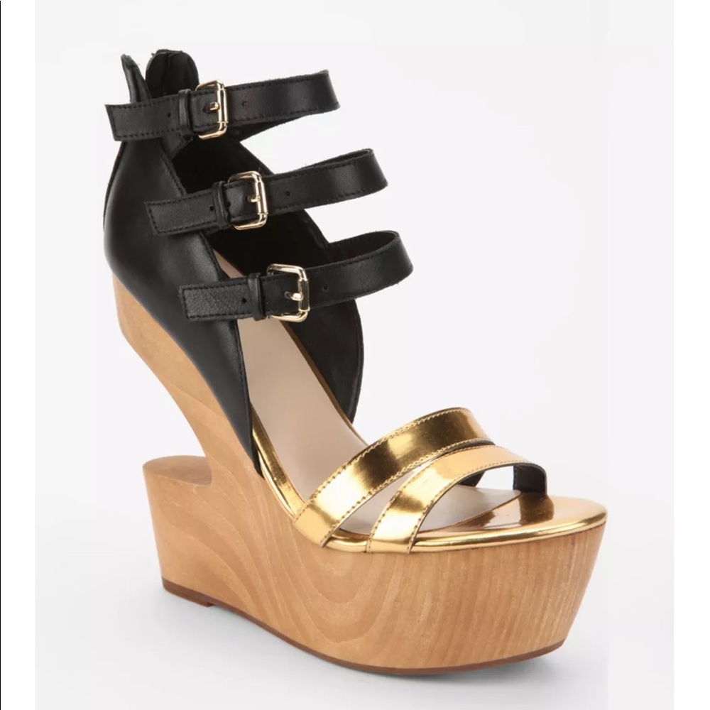 DV8 By Dolce Vita Jeopardy  Platform Wedge